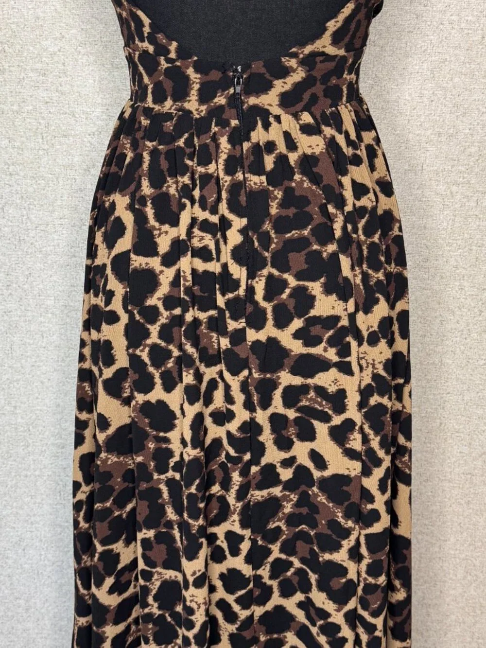 NWT Francesca’s Leopard Print Maxi Dress XS Open Back Flowy Boho Animal Print - Picture 5 of 9